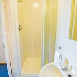 3 Bedroom Sleeps 5 Wifi Included